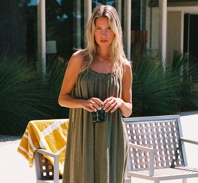 Build Your Own Sustainable Capsule Wardrobe With These 8 Breezy Summer Staples