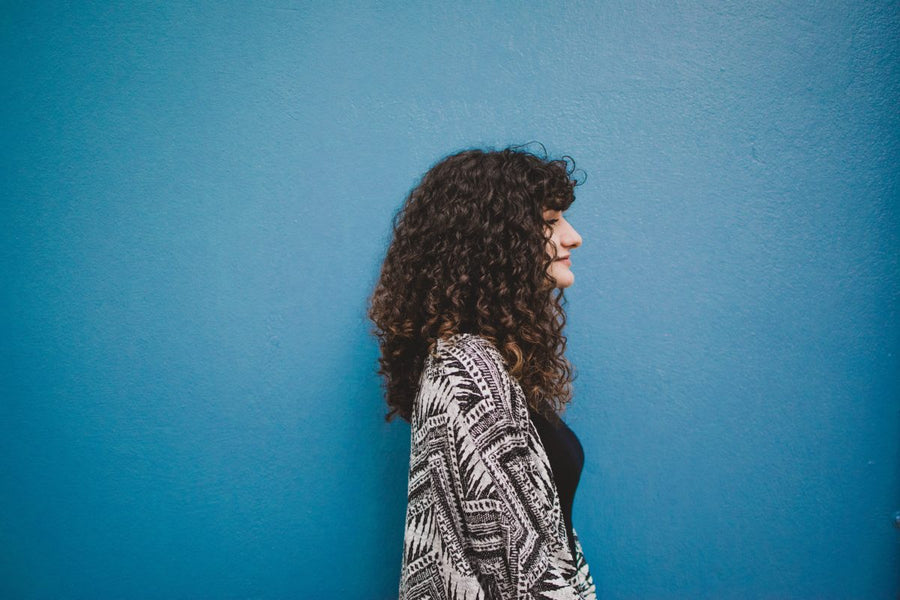 7 Tips to Help You Manage Your Curly Hair