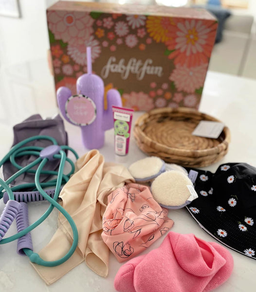 The FabFitFun Spring Box is here and I've got all your spoilers and a 40% OFF Coupon! Check out the fun goodies inside my box valued at $300!