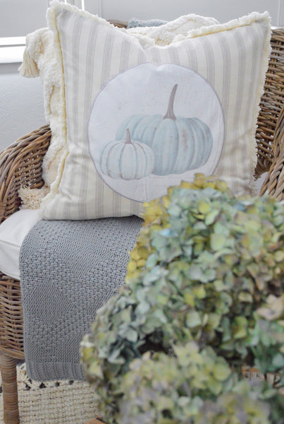 Simple Fall Decorating Ideas with Textiles