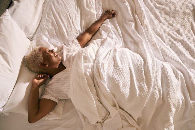 8 Tricks Sleep Experts Use When 2020 Anxiety Keeps Them Awake