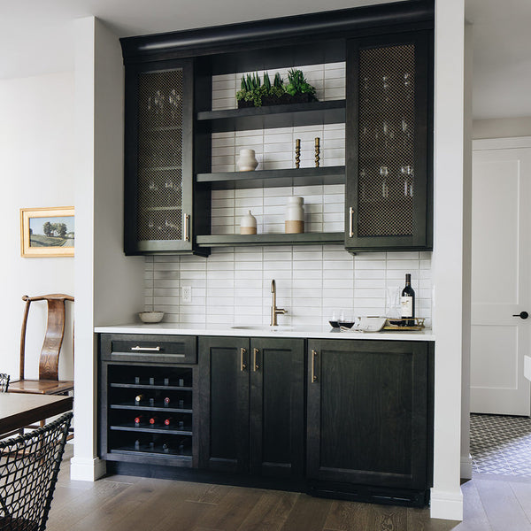 Bold and Beautiful: Experts’ 40 Black Home Bar Ideas for Stylish Interiors