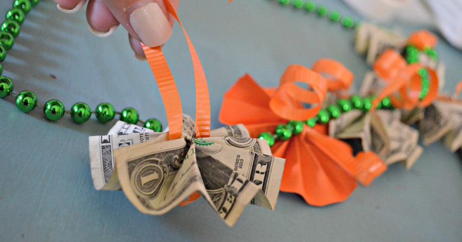 Money Lei | Easy DIY Graduation Gift Idea!