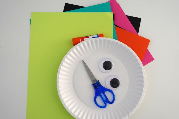 How to Make an Easy Paper Plate Snowman